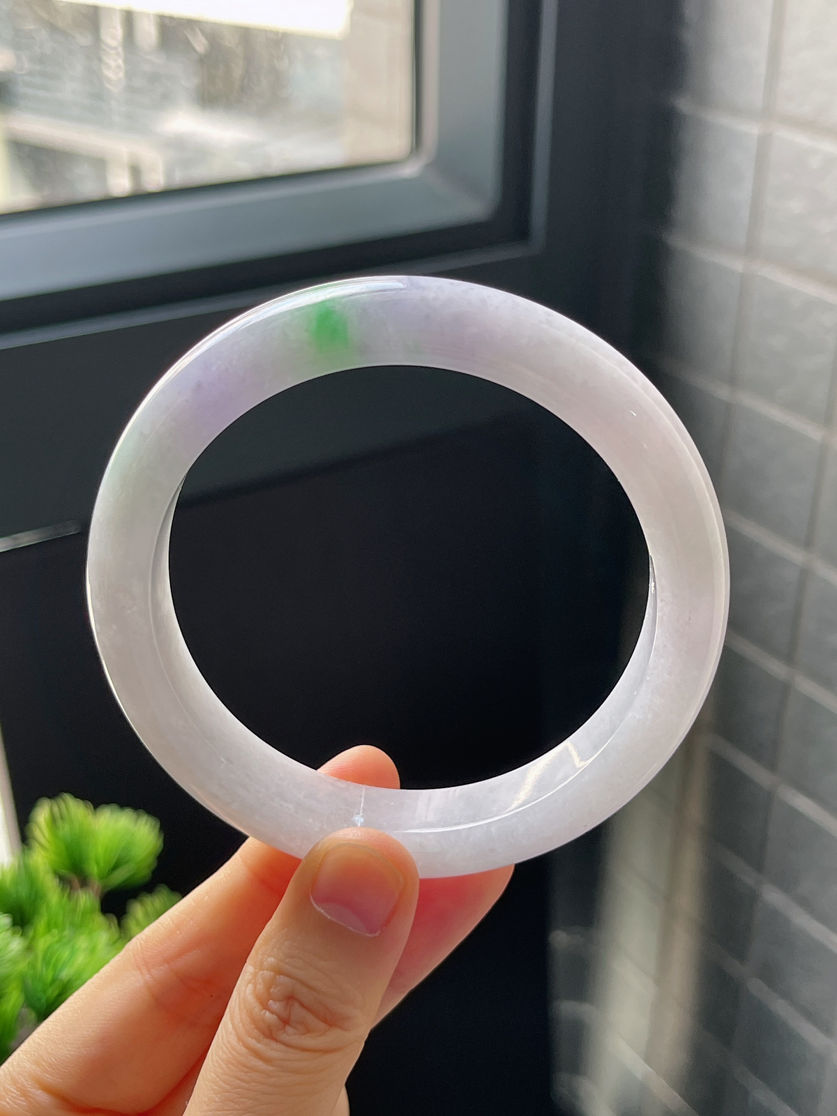 正圈61圈口，翡翠糯化种飘绿春带彩手镯