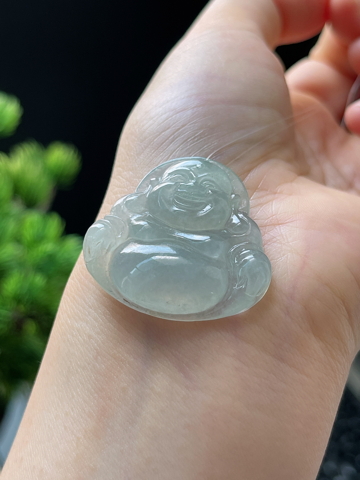 翡翠冰糯种淡绿色吊坠