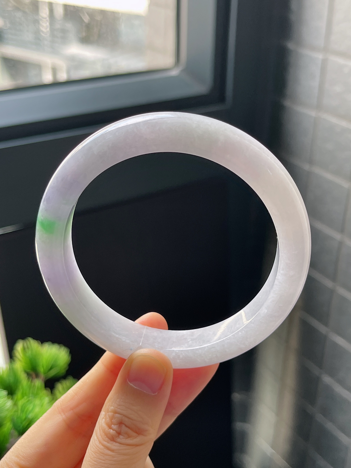 正圈61圈口，翡翠糯化种飘绿春带彩手镯