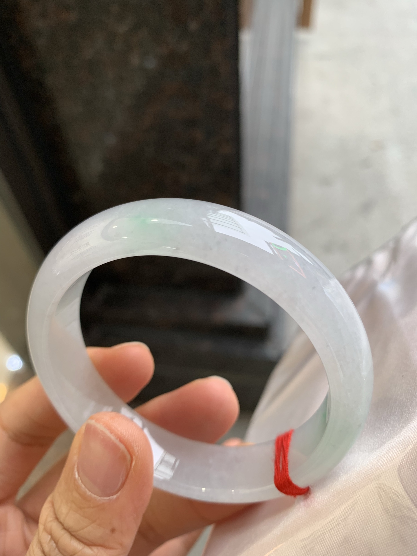 正圈冰飘绿 无裂 尺寸：57/14.3/8.2 冰润