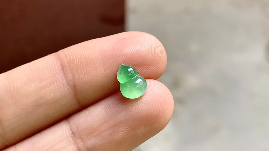 木纳绿葫芦 8.2*6*3