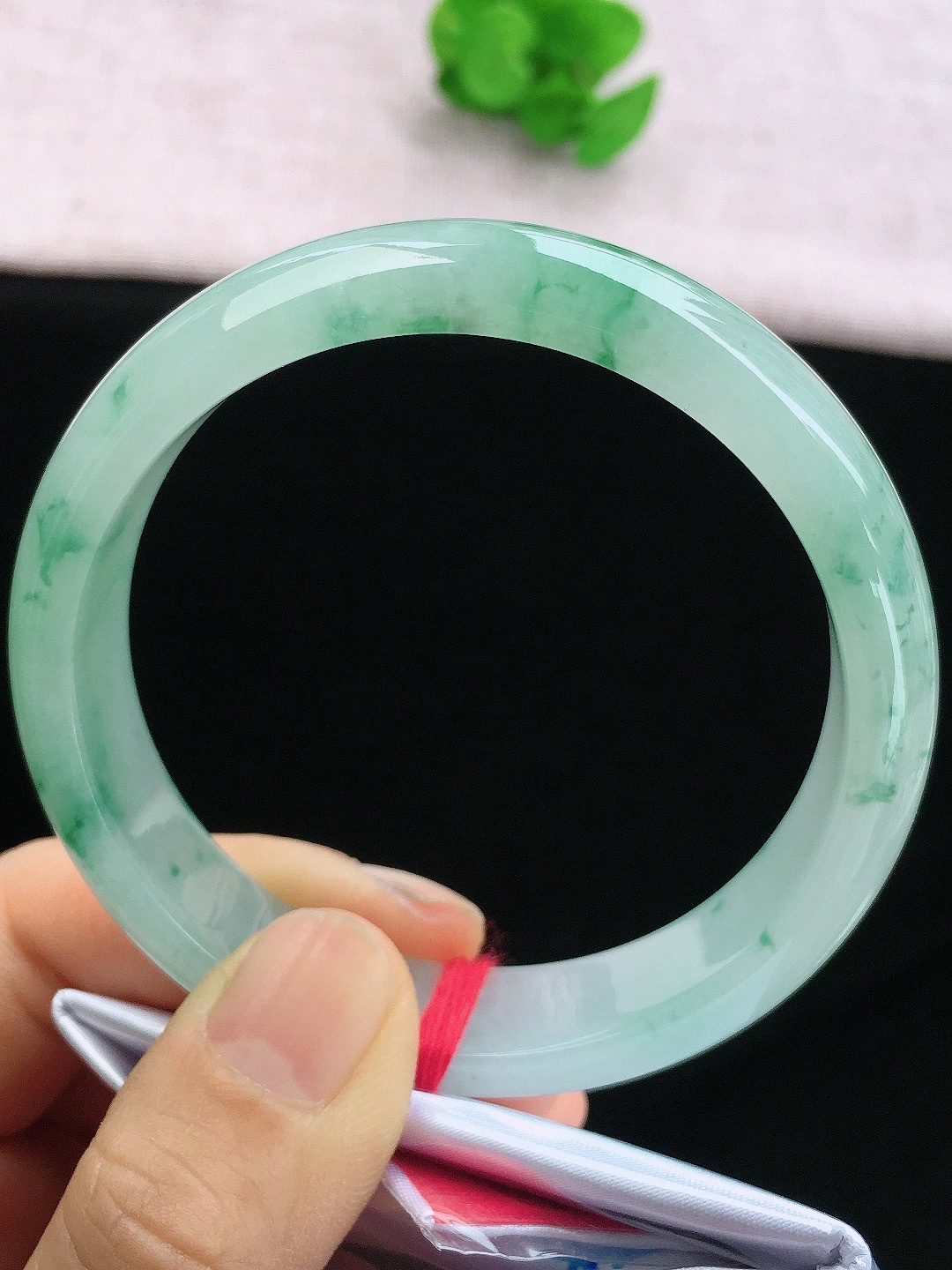 正圈59-60可戴，种老水足，尺寸59.5/13.5/7.5mm，冰飘花大圈口正圈翡翠手镯..