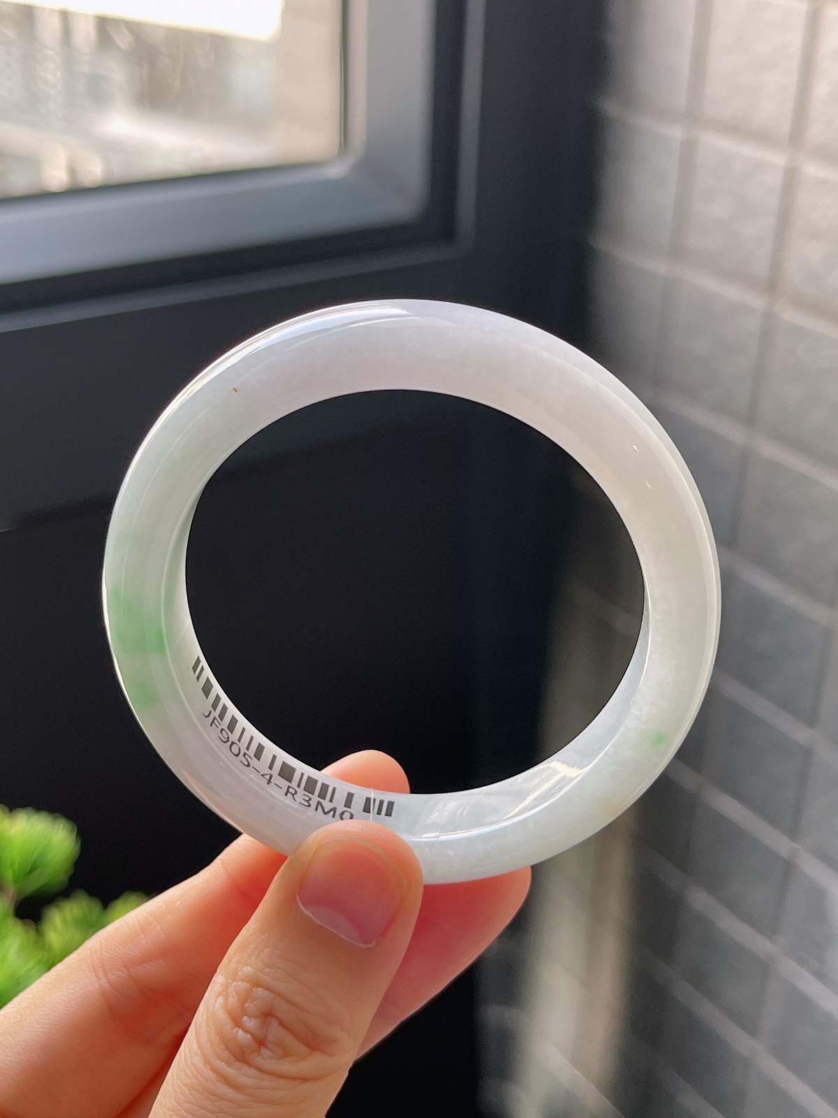 正圈51.3圈口，翡翠糯化种飘绿手镯