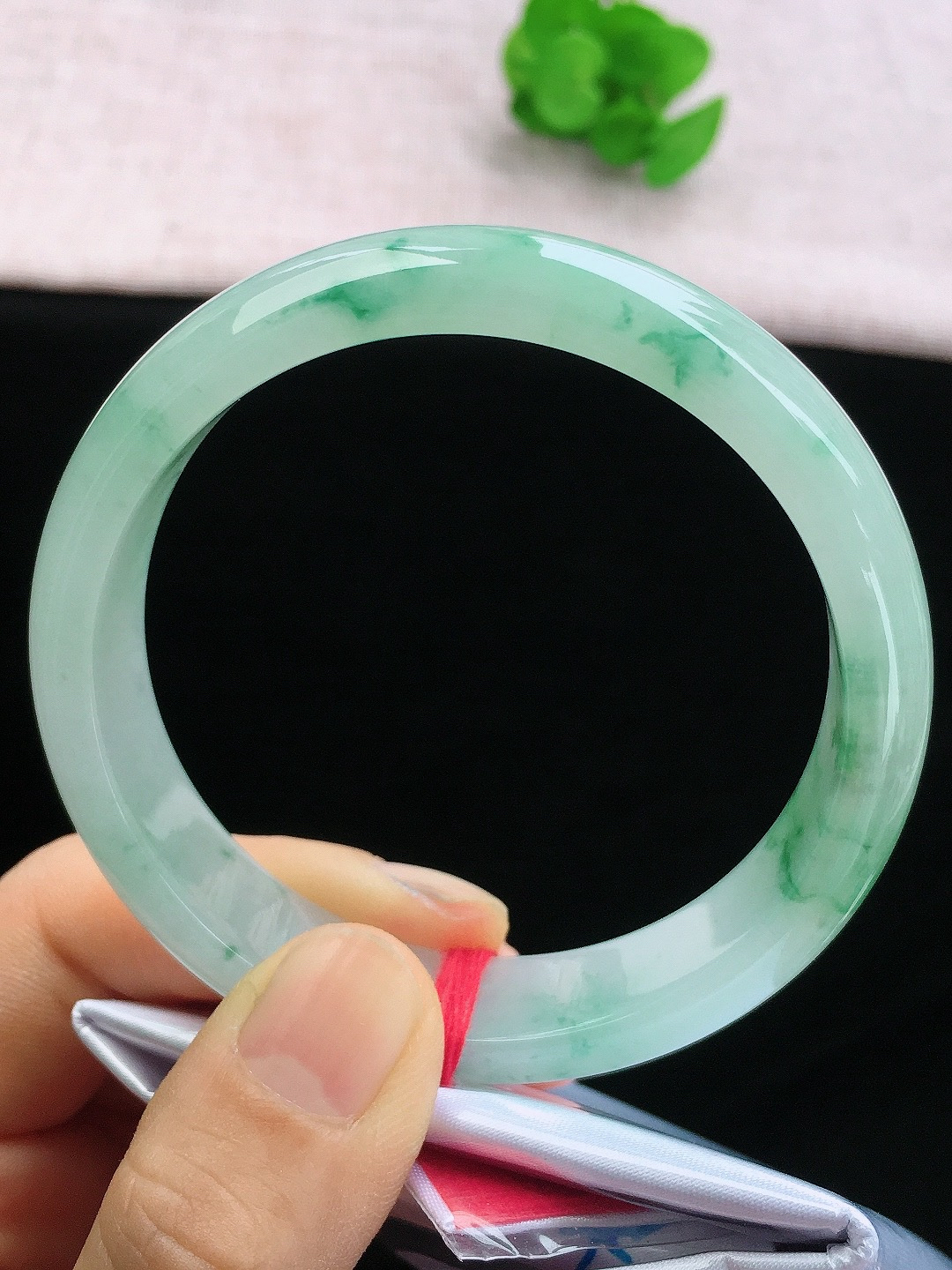 正圈59-60可戴，种老水足，尺寸59.5/13.5/7.5mm，冰飘花大圈口正圈翡翠手镯..
