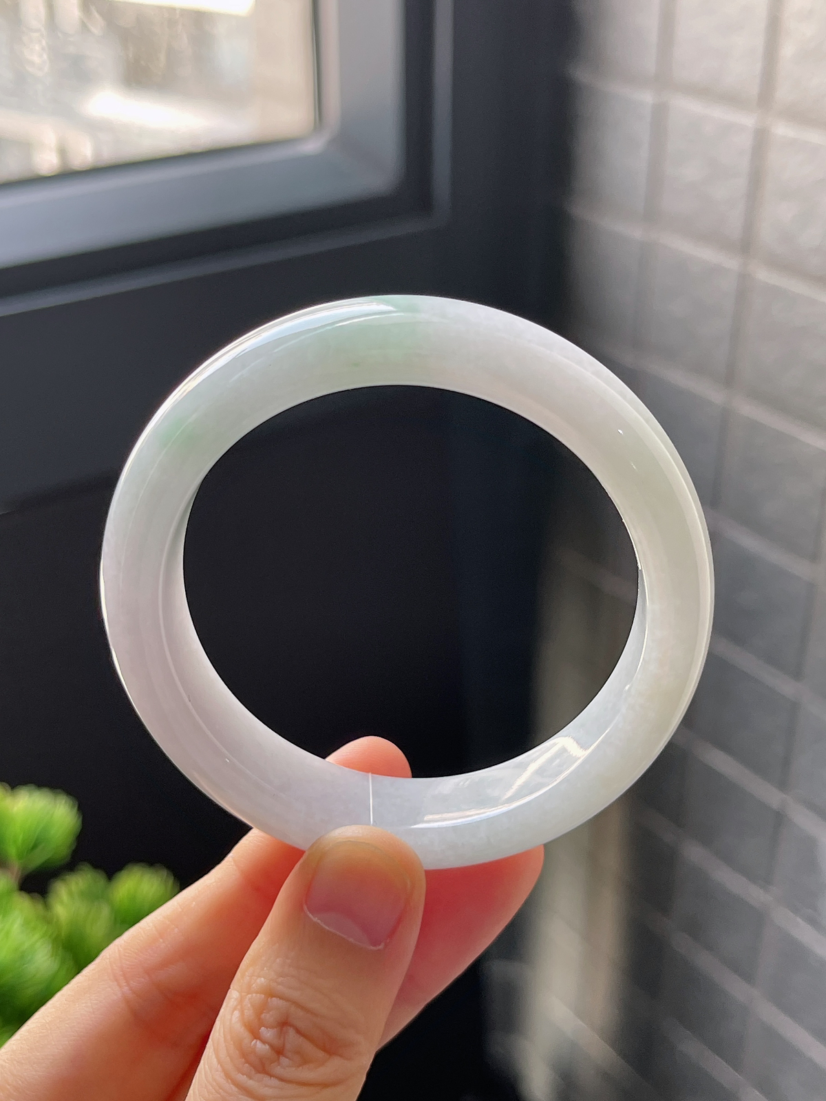 正圈51.3圈口，翡翠糯化种飘绿手镯