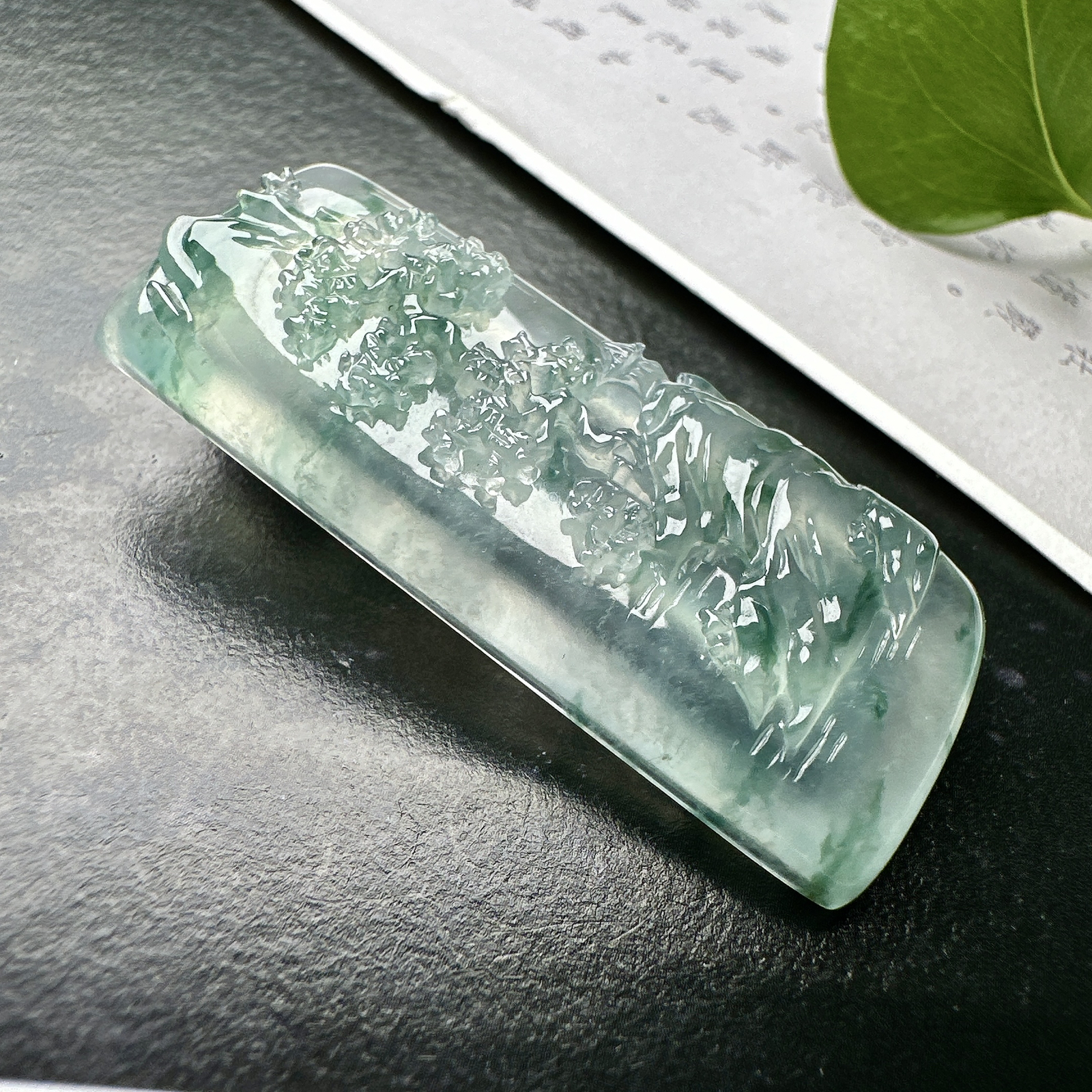 【冰种飘花山水】种地很不错，冰感十足，通透度好，画面感强烈，稀有的好山水