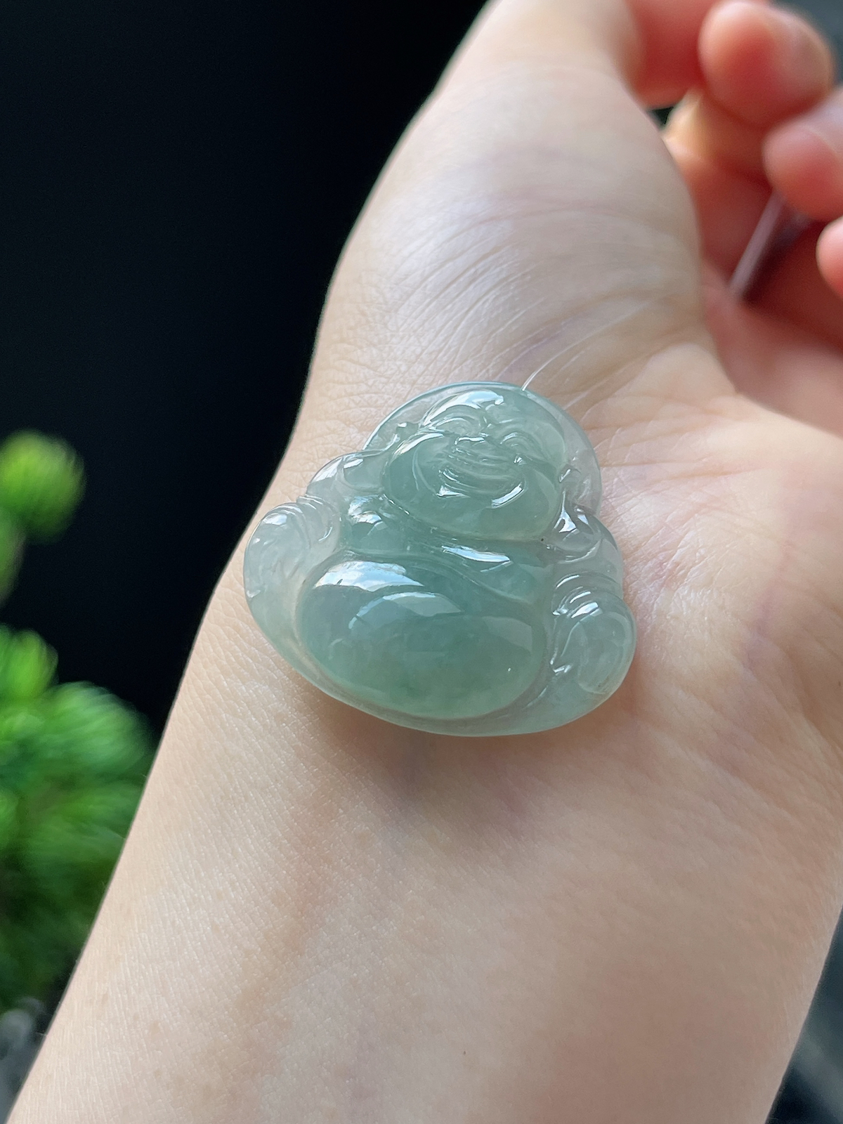 翡翠冰糯种浅绿色吊坠