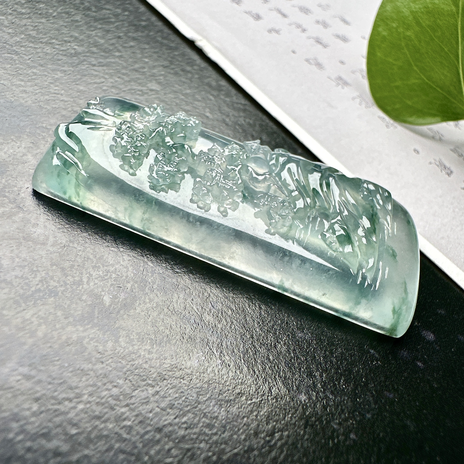 【冰种飘花山水】种地很不错，冰感十足，通透度好，画面感强烈，稀有的好山水