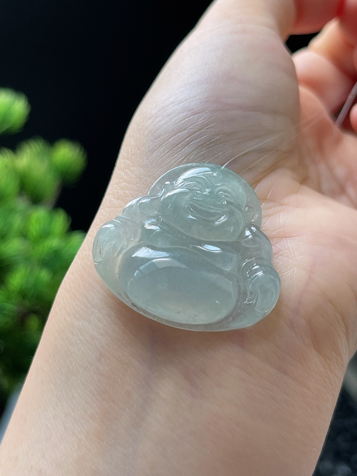 翡翠冰糯种淡绿色吊坠