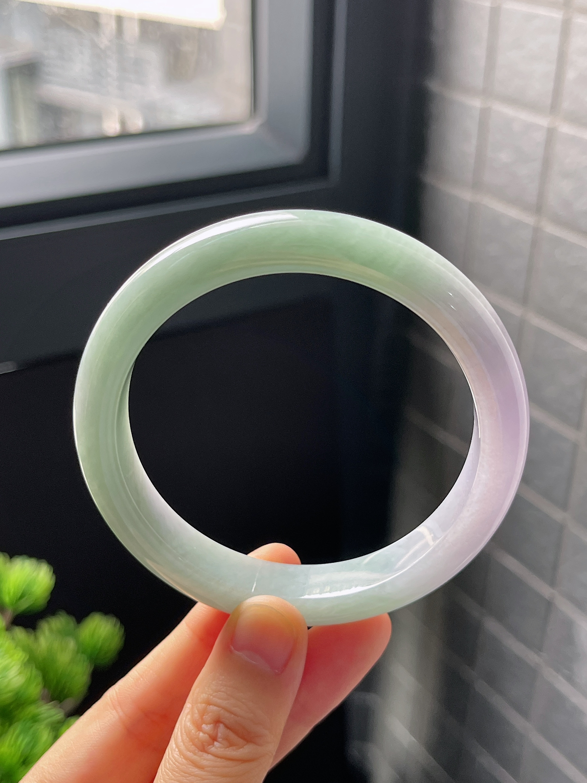 正圈60圈口，翡翠糯化种春带彩手镯