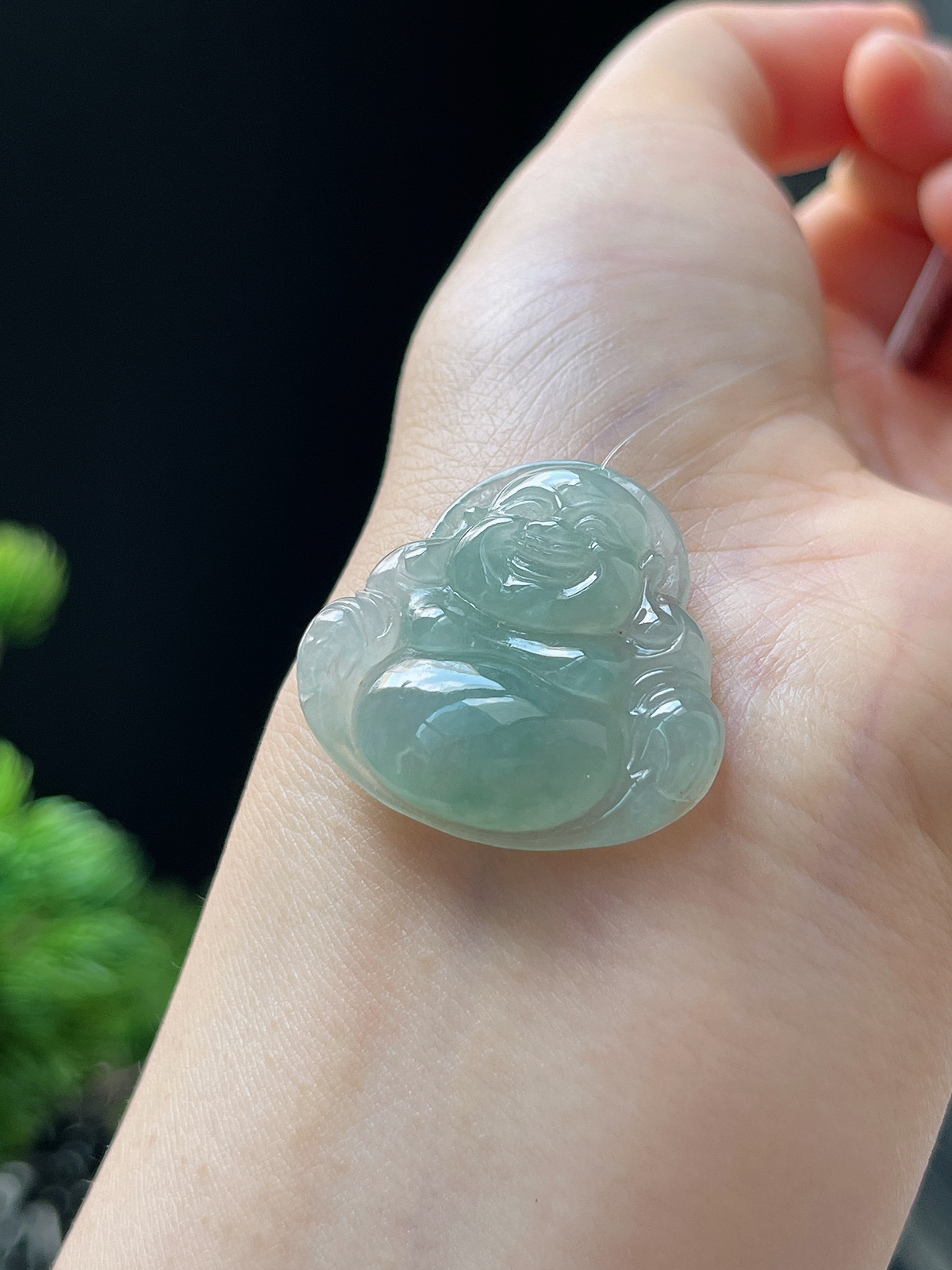 翡翠冰糯种浅绿色吊坠