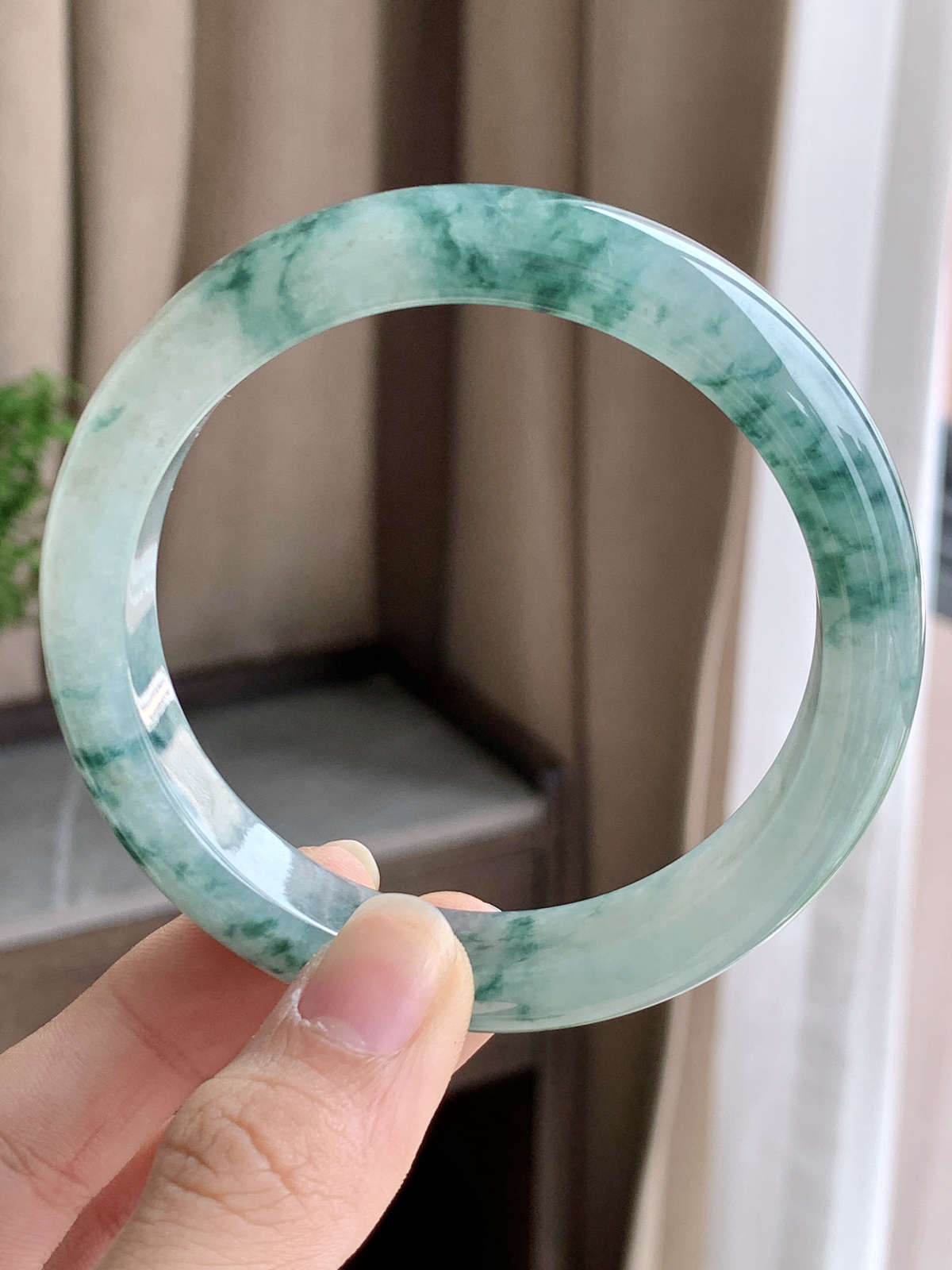 【手镯】正圈 圈口 59 60
【尺寸】60-12.7-8.5
【说明】冰飘蓝花 飘花 落花萦绕 