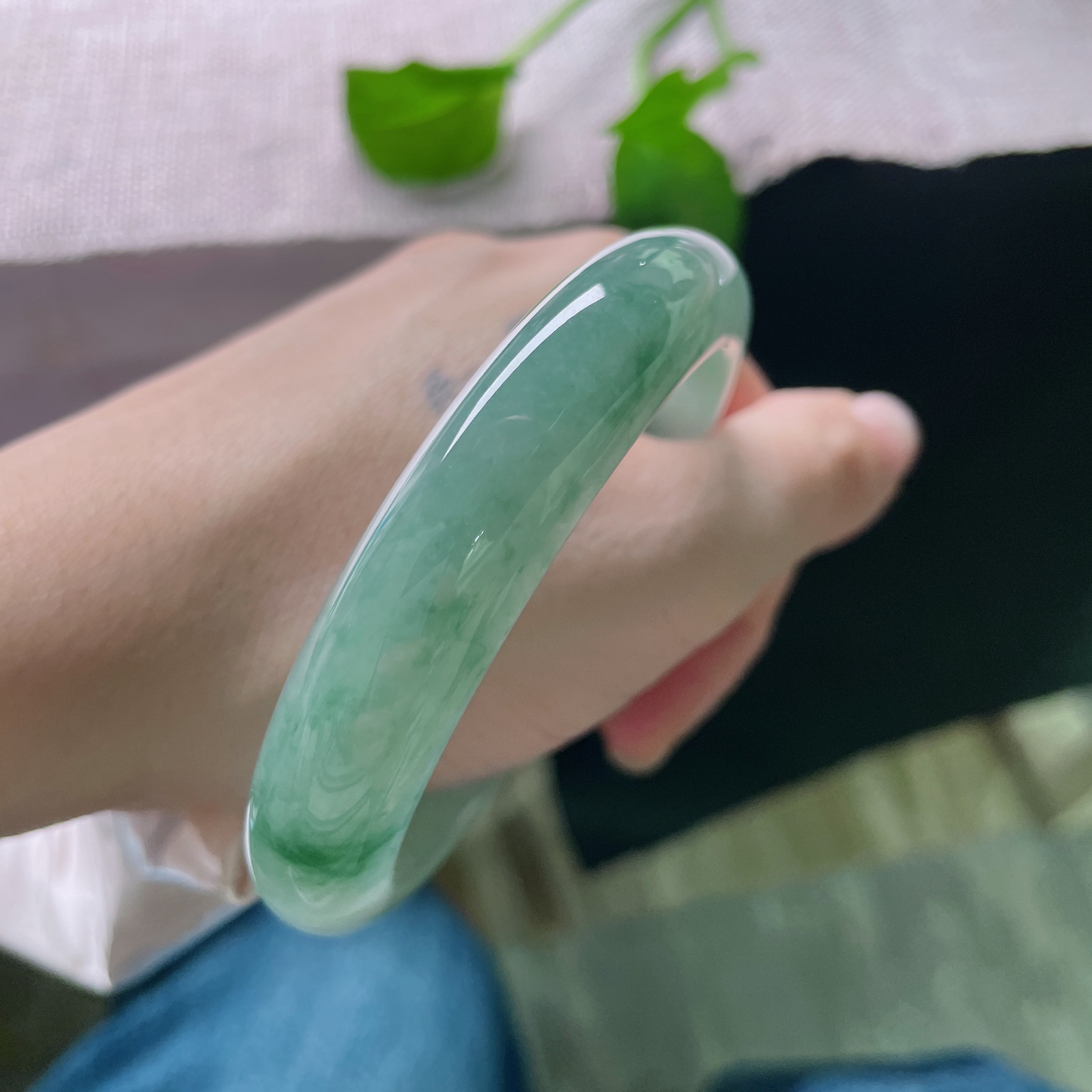 59.2/12.7/8.5，湖水蓝正圈， 飘花，种老，有种坠入深海的幽静，低调不张扬，ss51541a..