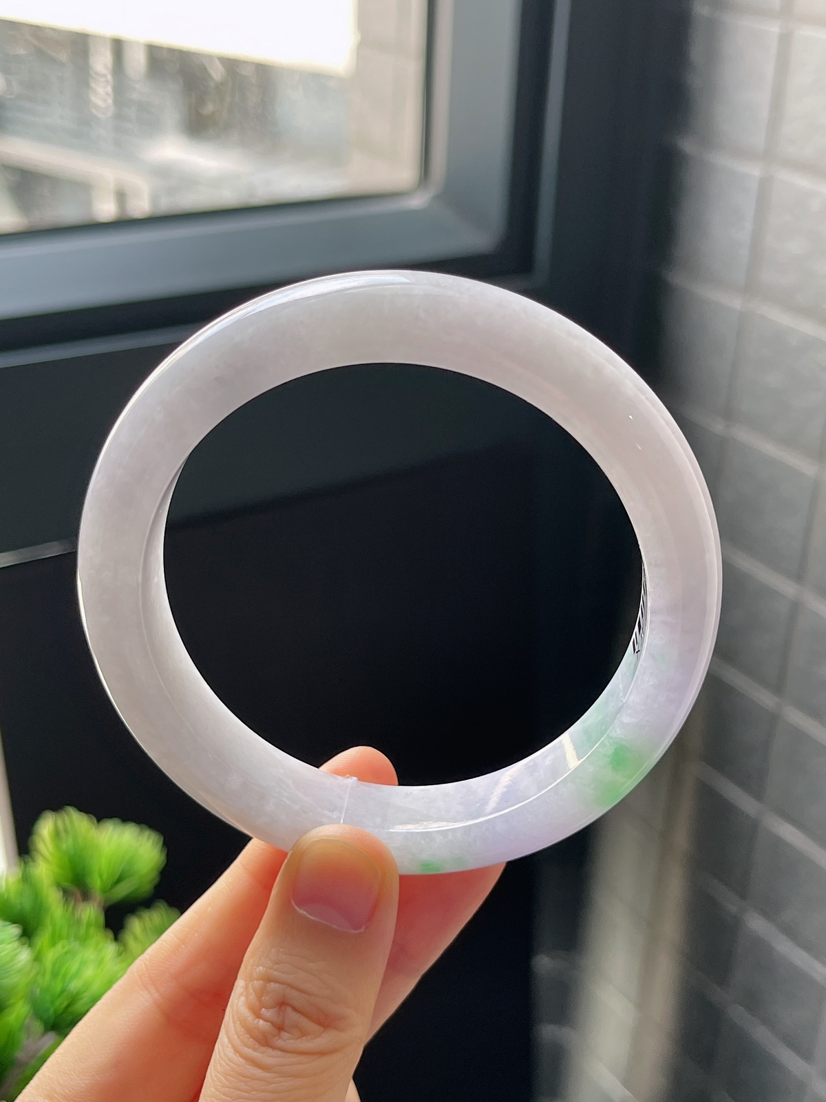 正圈61圈口，翡翠糯化种飘绿春带彩手镯