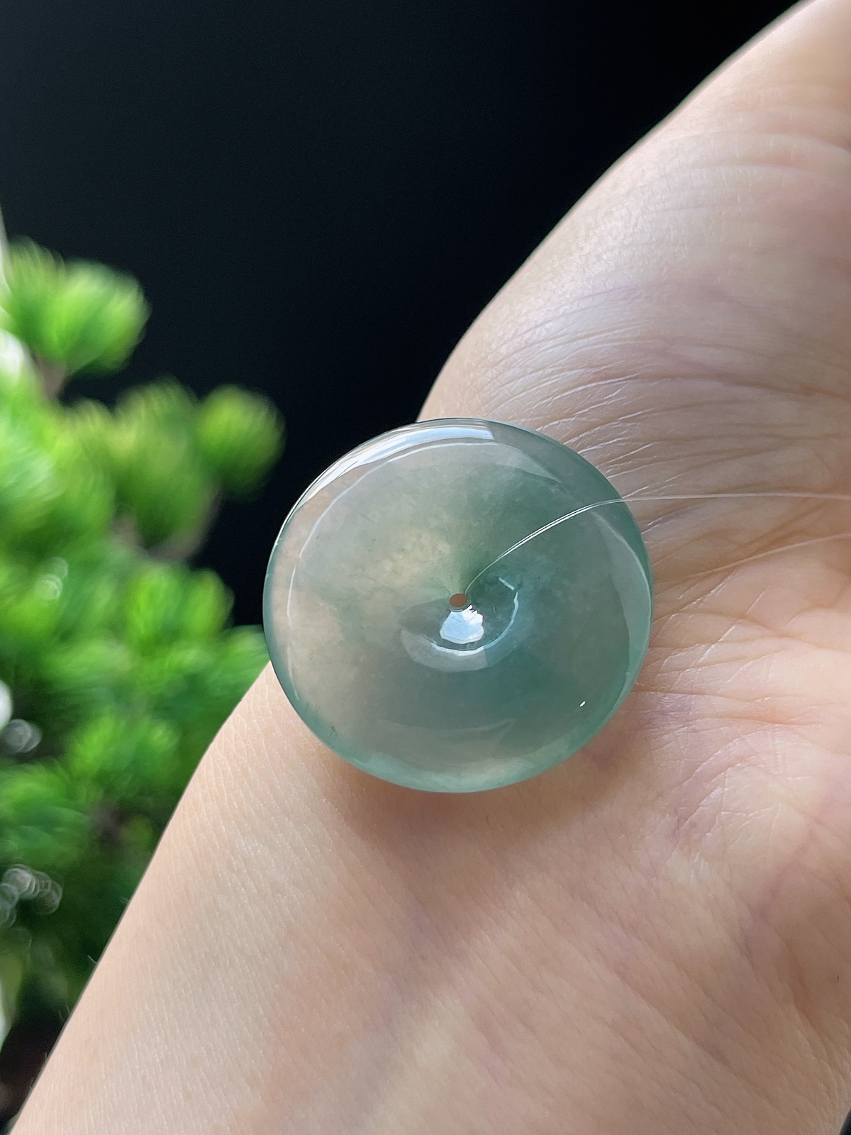翡翠冰糯种飘绿平安扣