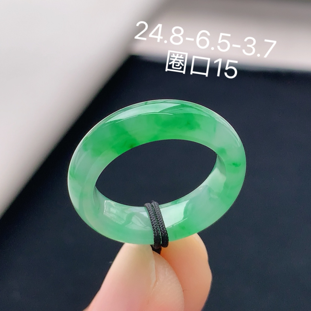 冰飘绿戒圈 冰润细腻 种色饱满佩戴落落大方 货号27508，24.8-6.5-3.7