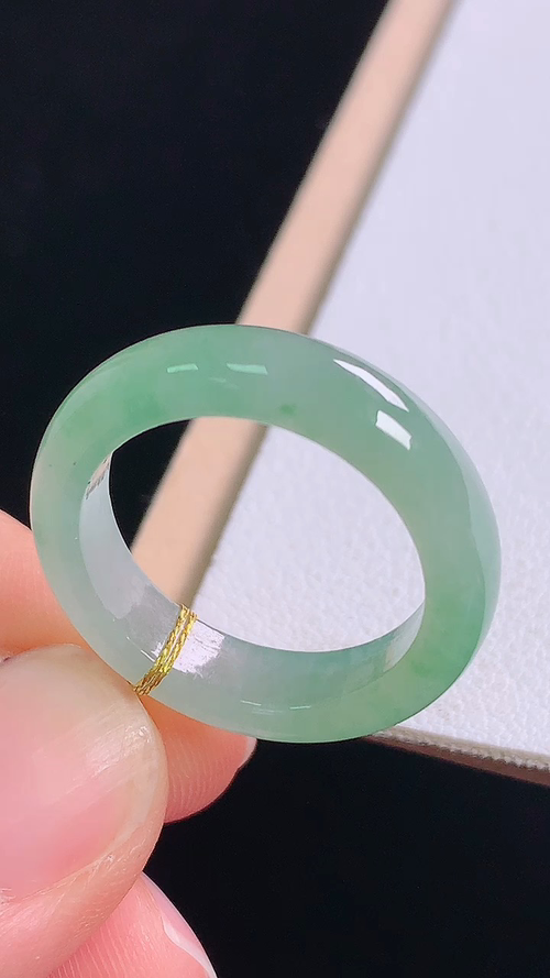 冰飘花指环，无裂，尺寸:圈口16/17.8-5.2-3.2mm 5