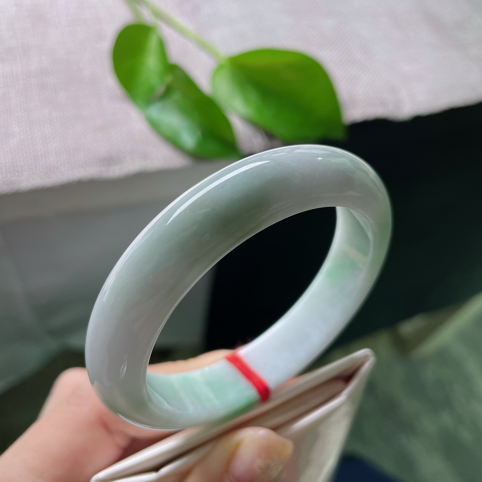 54.8/12.6/8，飘绿正圈，玉生凉意，绿染风情，自带清雅氛围感。完美，ss51093a