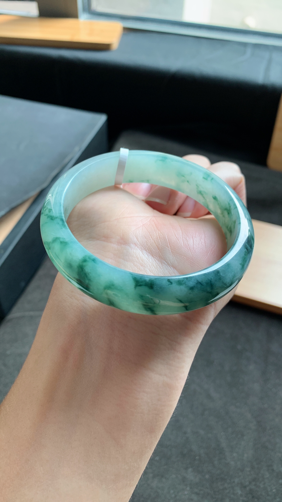 58圈口 天然A货翡翠飘花手镯 料子细腻 飘花灵动