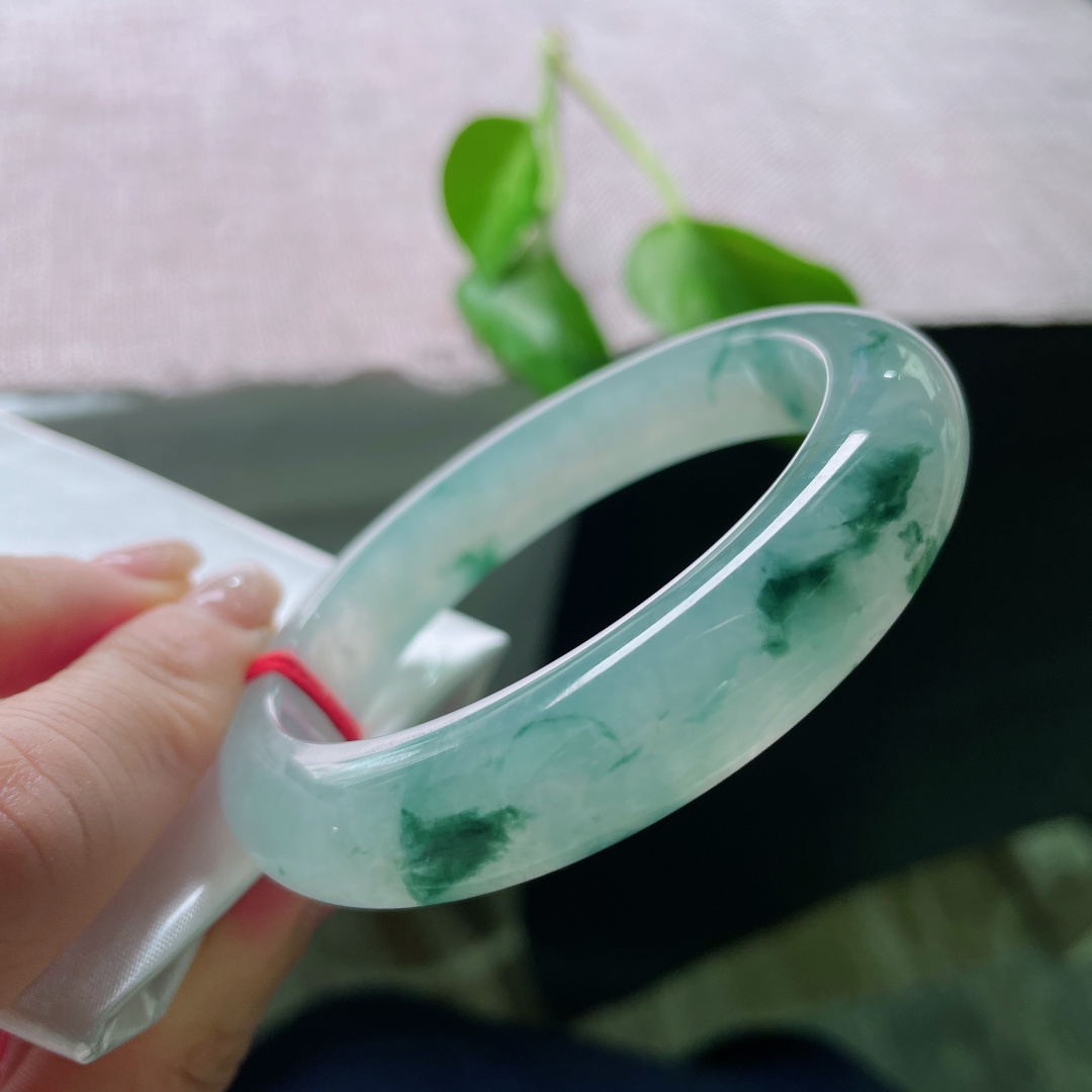 57/12.5/9.3冰飘花正圈，冰润，种老，一花一意境，一镯一余生，贵气，无裂，ss52938a