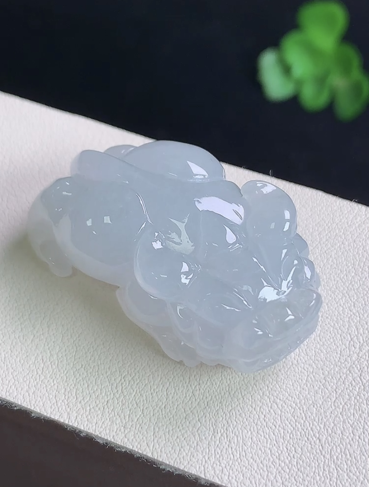 冰貔貅，尺寸36.8/21/13.3..