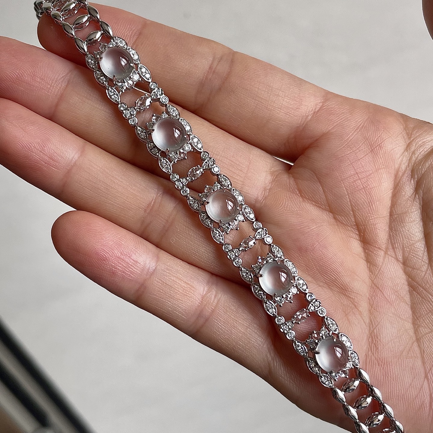 ️玻璃种手链，18k金镶嵌，饱满水润，，裸石尺寸6.6/6.3/4编码0510好数字