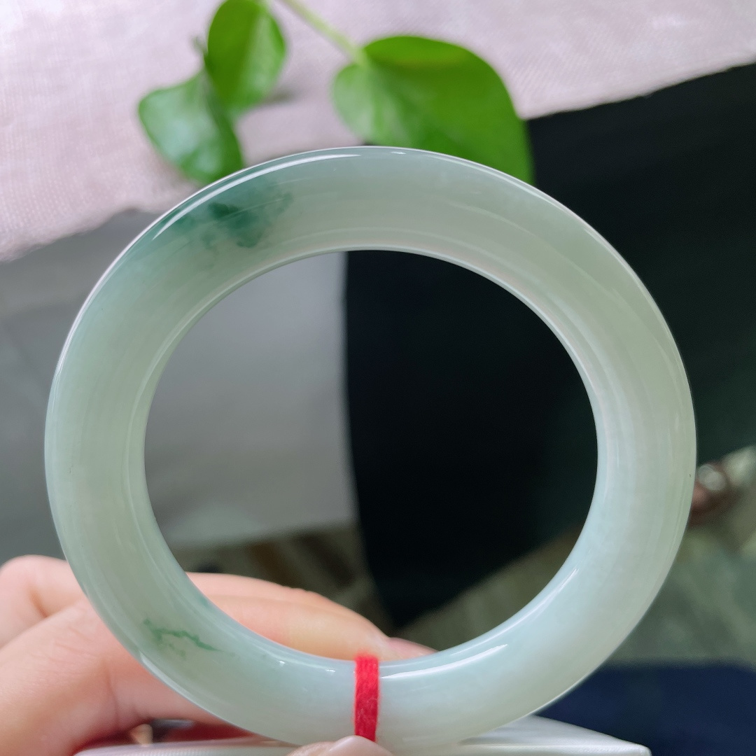 54.1/10.7飘花圆条，水润细腻，圆润饱满，一抹飘花，倾心，无裂，ss52410a