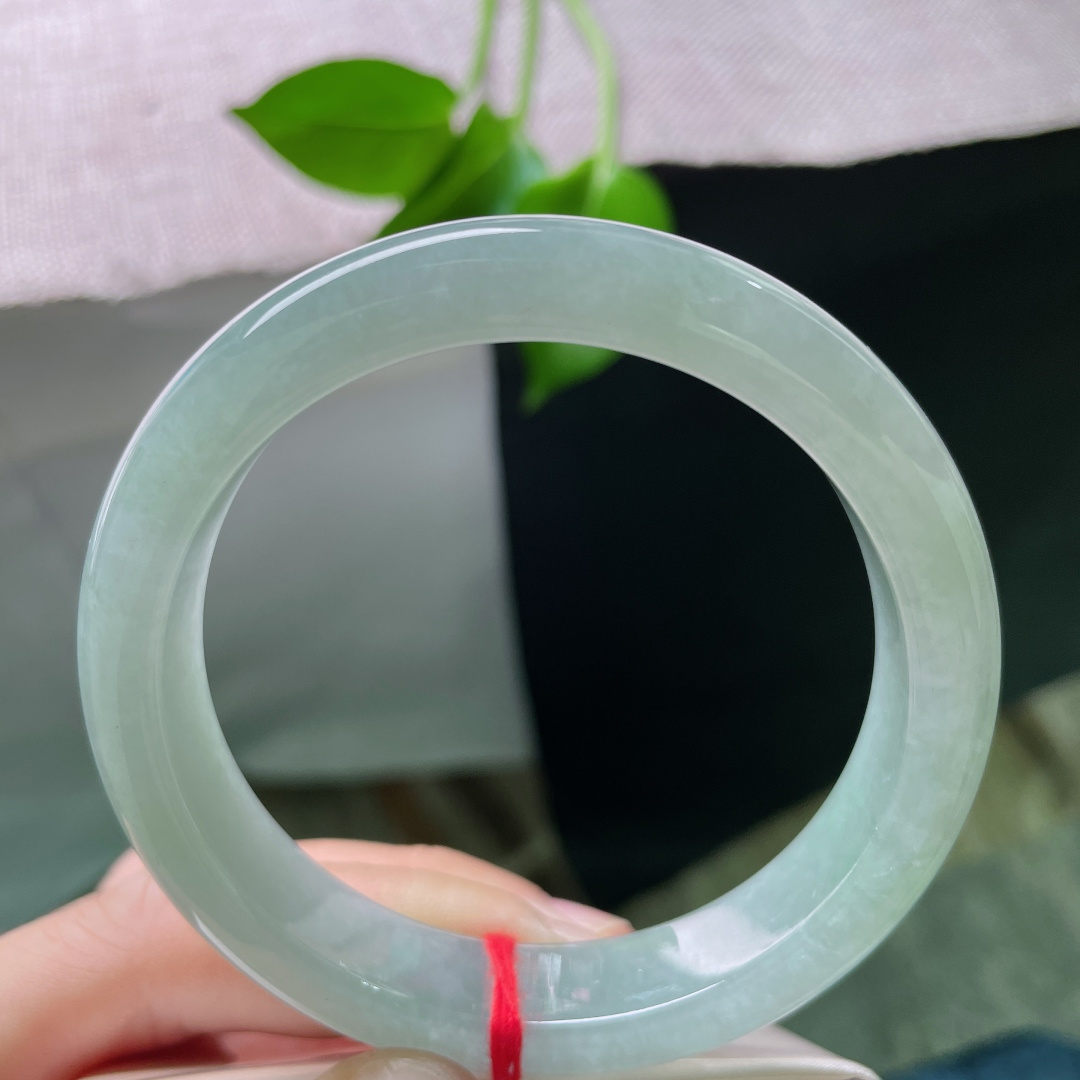 57/12.3/8.2，蓝底正圈，比天深邃，比海温柔。不争不抢，静待花开。无裂，ss49162a