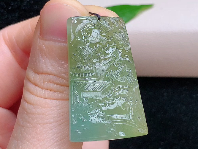 ️ 山水牌，无裂，尺寸33.2-21.2-5.1mm，包A附证书