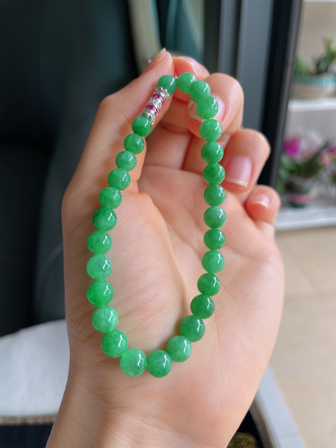 ️缅甸天然翡翠A货，冰满绿手串，尺寸：6.5mm。【编4176】