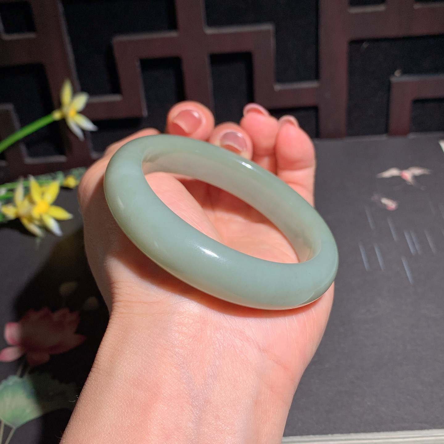 和田玉54圈口且末蓝手镯！玉质细腻油润 底色纯净 无裂无黑 脂粉好，品质高。