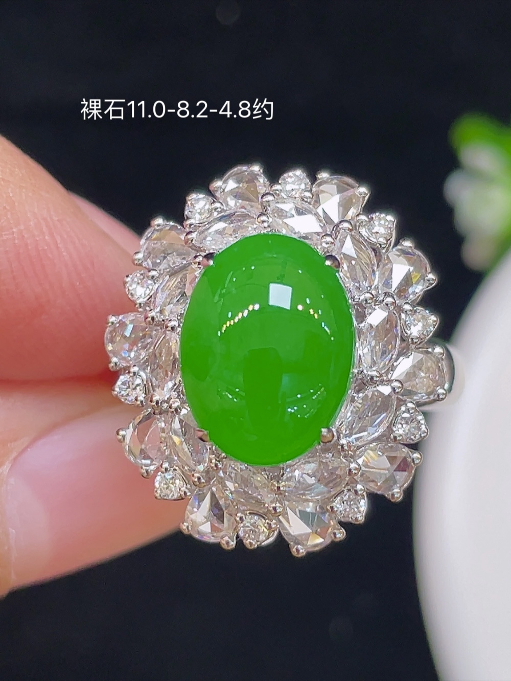 【高冰正阳绿，戒指】大件饱满，通透水润，玉质细腻，翠色鲜艳，18k金奢华钻石镶嵌️，11.0-8.