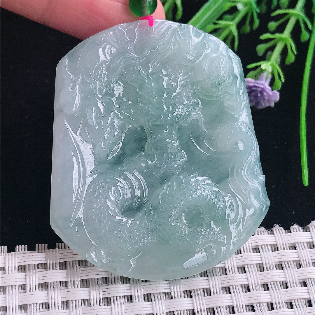 实拍A货翡翠54.5/46/5.3老坑冰润起胶龙牌吊坠翡翠玉挂件