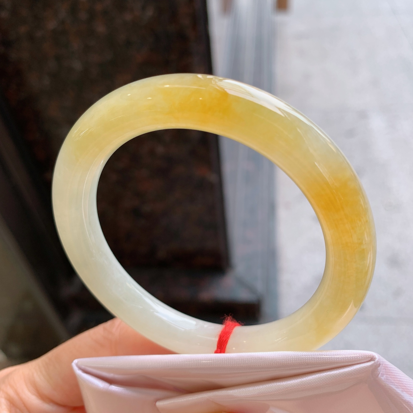圆条冰黄翡 无裂 尺寸：53.8/9.6 色好