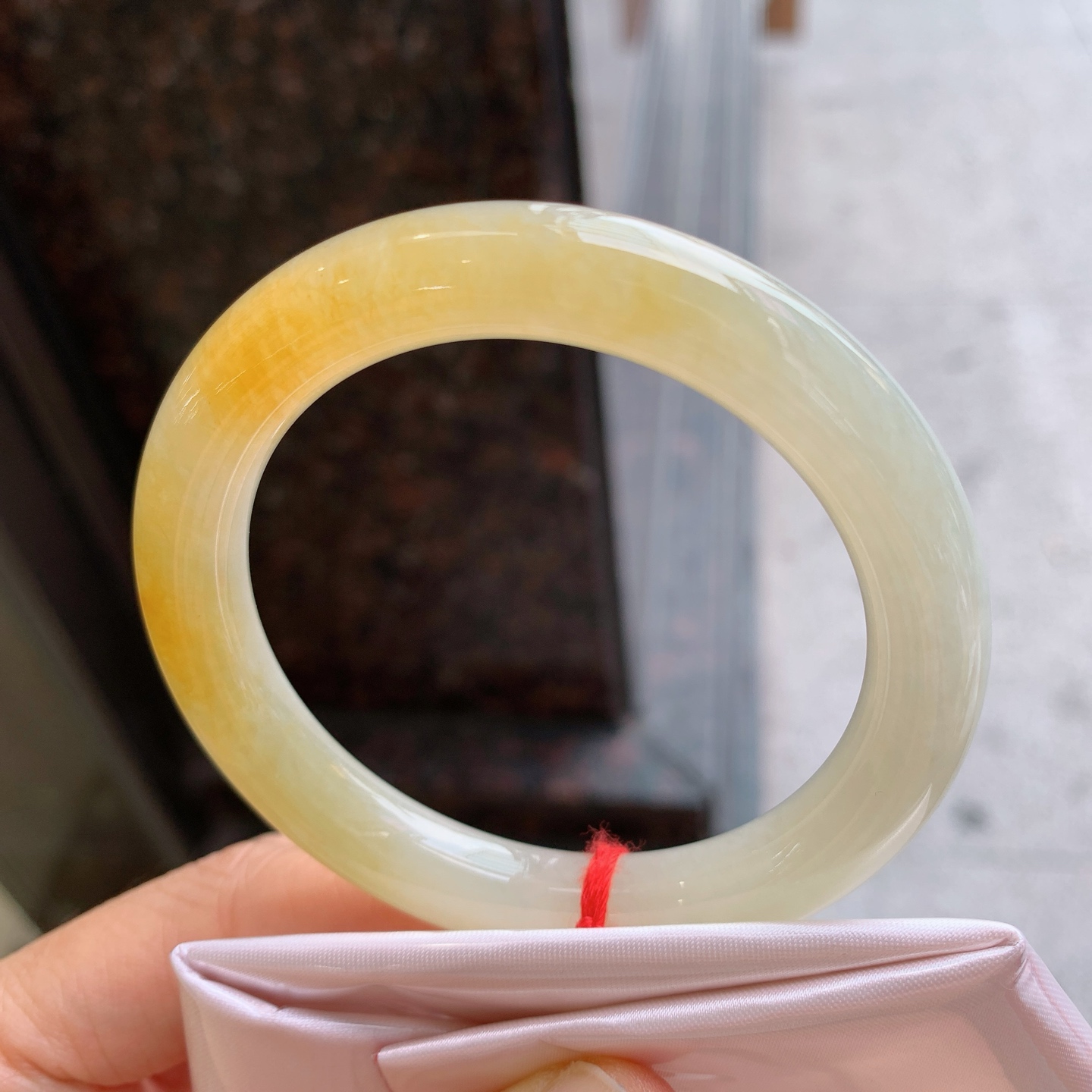 圆条冰黄翡 无裂 尺寸：53.8/9.6 色好