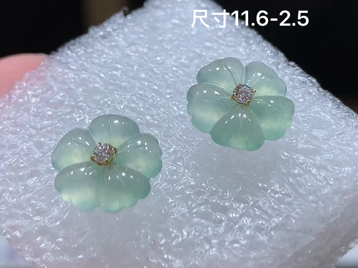 ️18K 冰晴花朵耳钉 无裂,尺寸 11.6-2.5