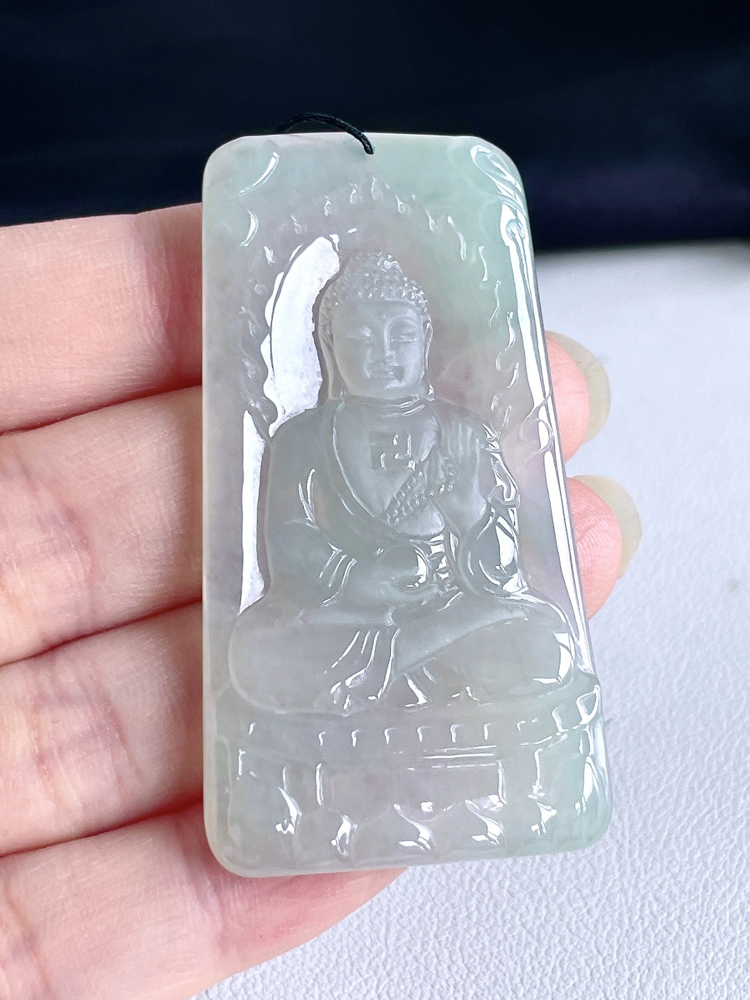 【裸石】糯冰晴水阿弥陀佛牌吊坠 【说明】缅料 无裂 性比高 【尺寸】59-31.3-4.4 【重量】21.3克 【】 1600不议