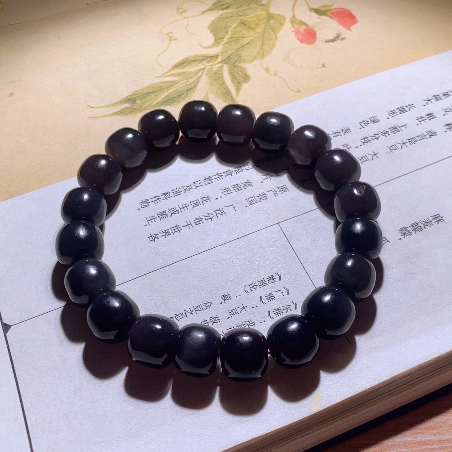 ￼和田玉紫罗兰帝王紫老型珠手串。单颗尺寸8/10！玉质细腻油润 底色纯净 脂粉好，品质好。lt260511