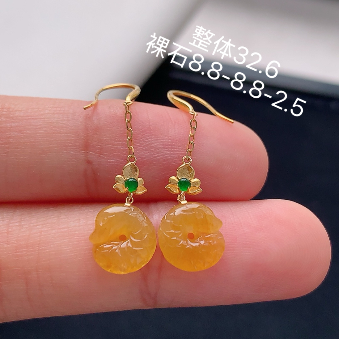 冰黄耳坠 种老冰透细腻，品相喜悦，佩戴精致大气，8.8-8.8-2.5