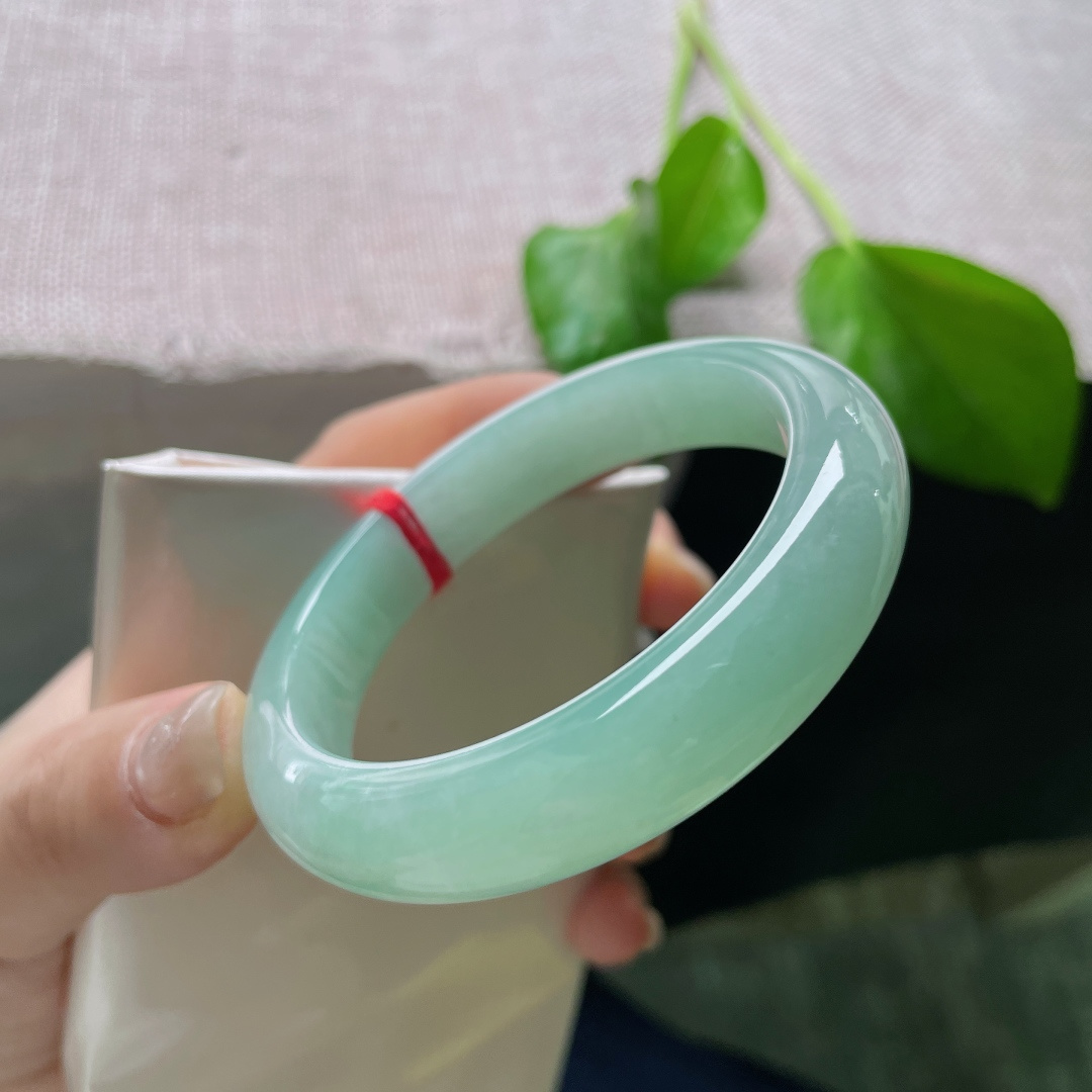 54.4/12.2/8.4绿底正圈，水润细腻，清雅苑苑，温婉贤淑，贵气，无裂，ss51546a