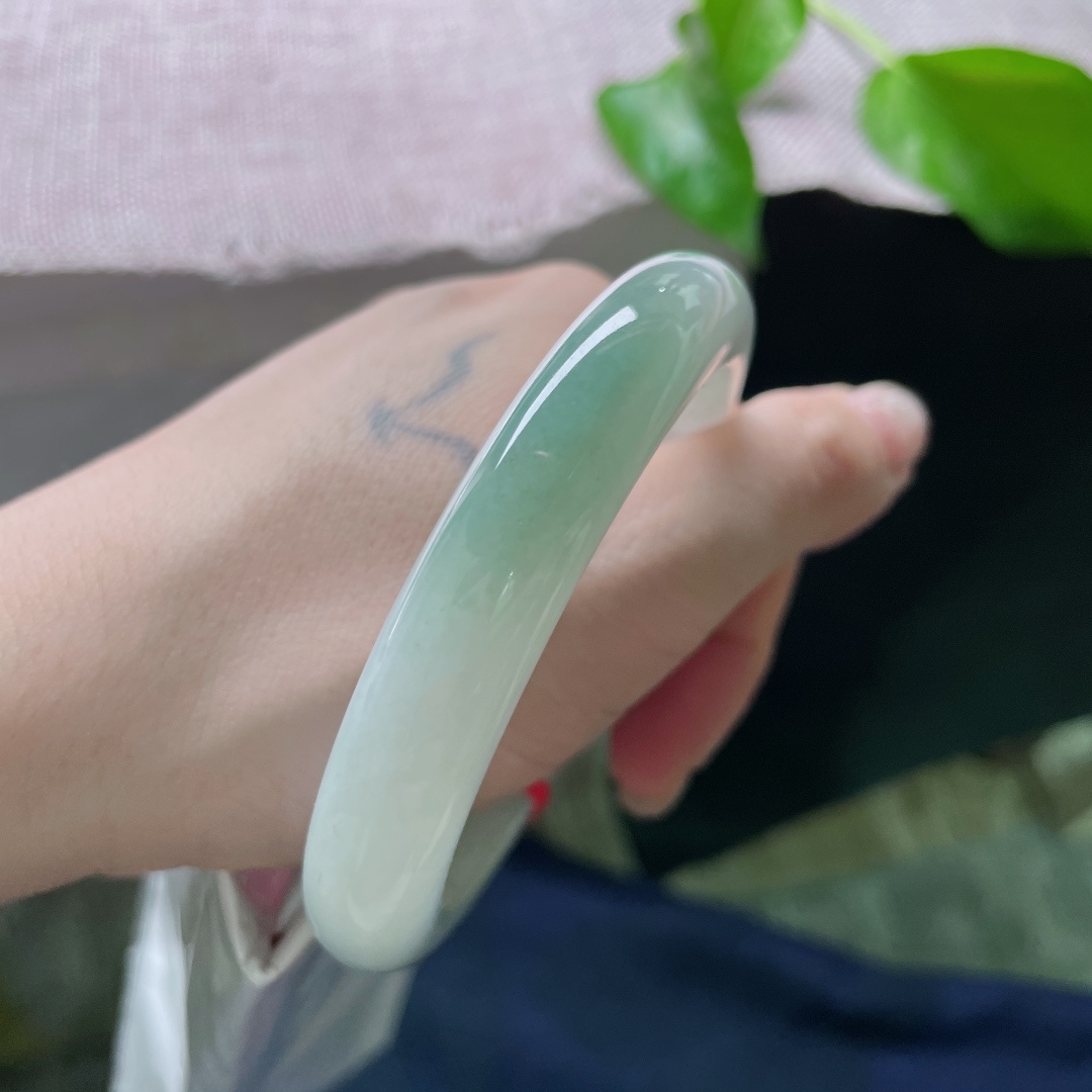 60.1/11.5/8.5，冰油正圈，贵气，沉稳冷静，耐看，一点皮纹，ss52898a
