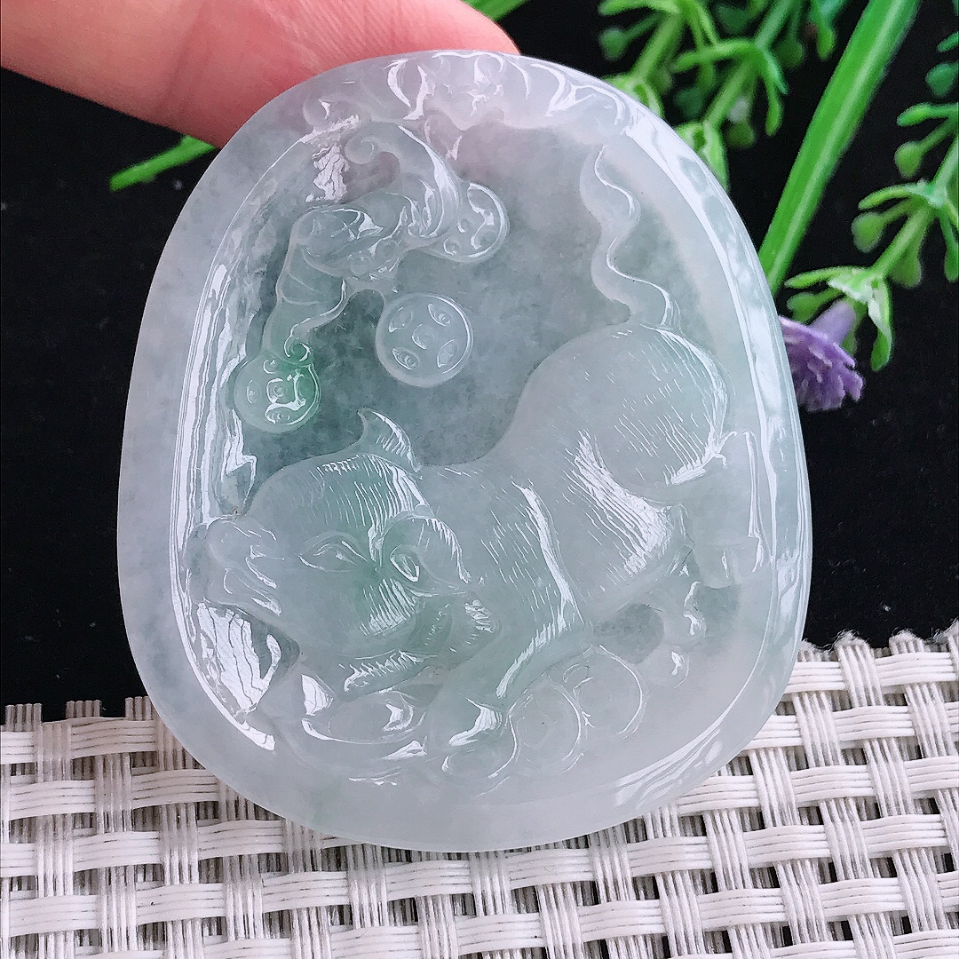 实拍a货翡翠54.8/47.8/5.5老坑冰透起胶生肖猪招财猪吊坠天然翡翠玉坠