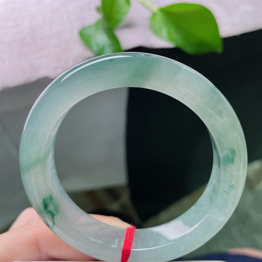 54.2/12.6/9冰飘花正圈，冰润细腻，种老，烟雨入玉，飘花成诗如画，无裂，ss52937a