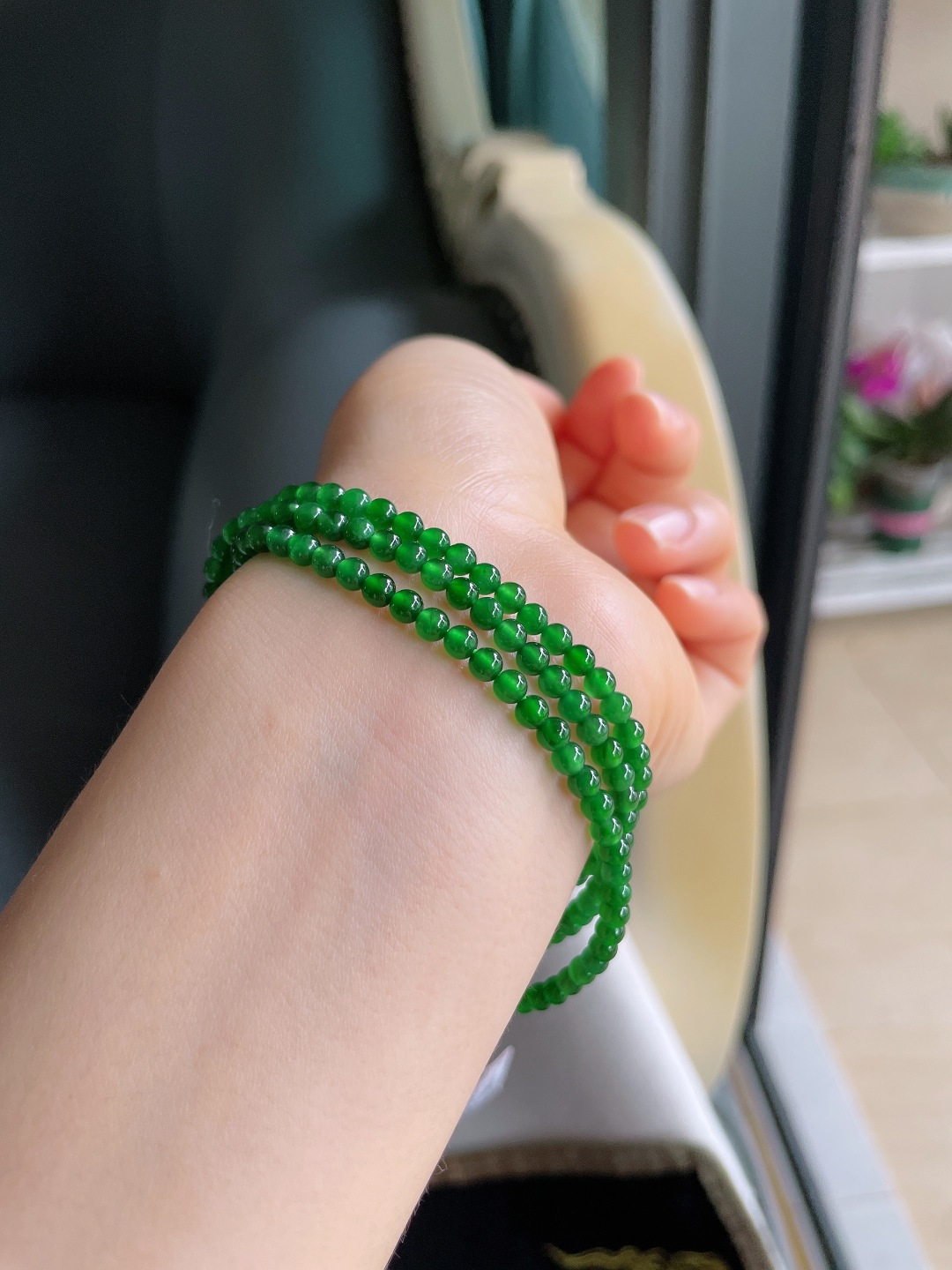 ️天然翡翠A货，冰满绿珠链，尺寸：3.5mm。【编1180】