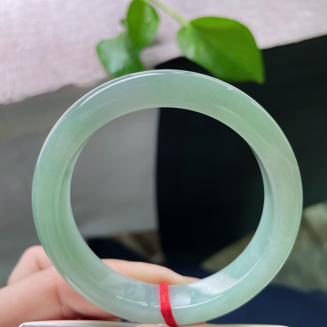 54.4/12.2/8.4绿底正圈，水润细腻，清雅苑苑，温婉贤淑，贵气，无裂，ss51546a