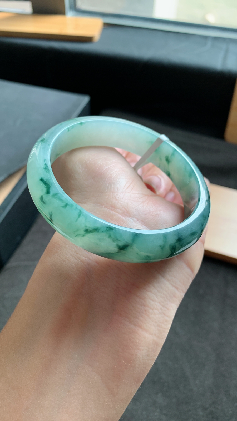 58圈口 天然A货翡翠飘花手镯 料子细腻 飘花灵动