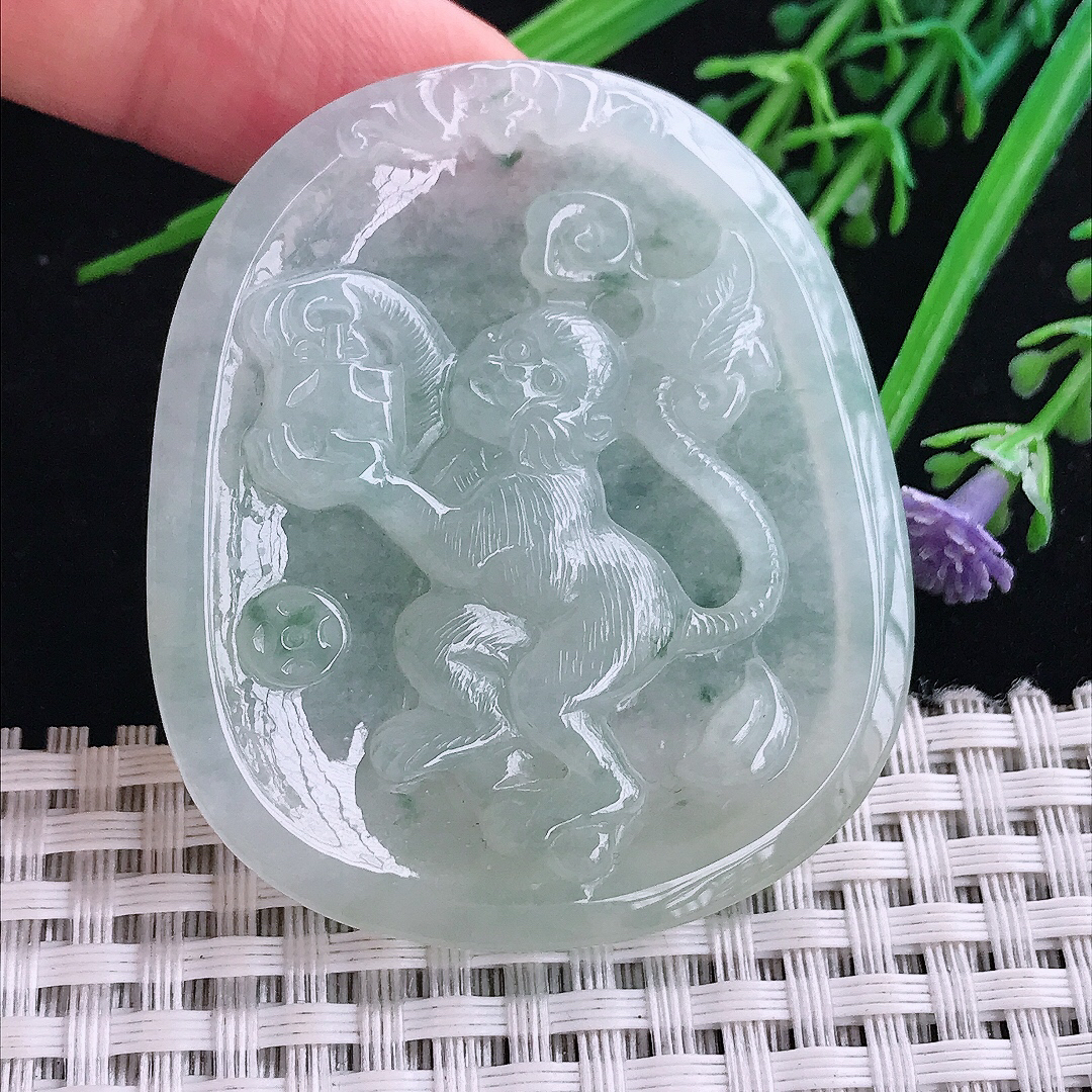 实拍a货翡翠51.8/45/5.6老坑冰润起胶晴底生肖猴吊坠天然翡翠玉坠挂件