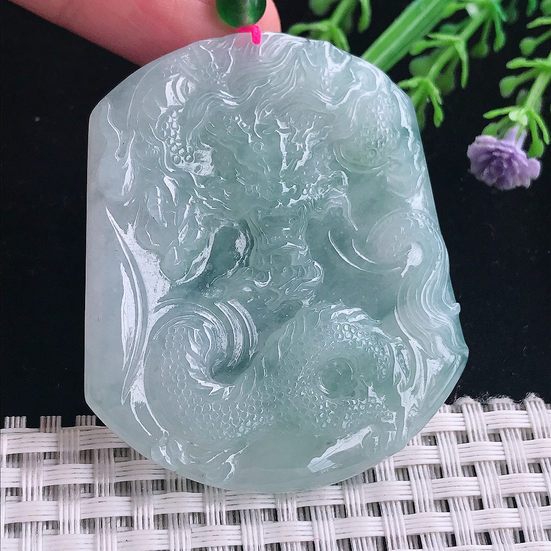实拍A货翡翠54.5/46/5.3老坑冰润起胶龙牌吊坠翡翠玉挂件