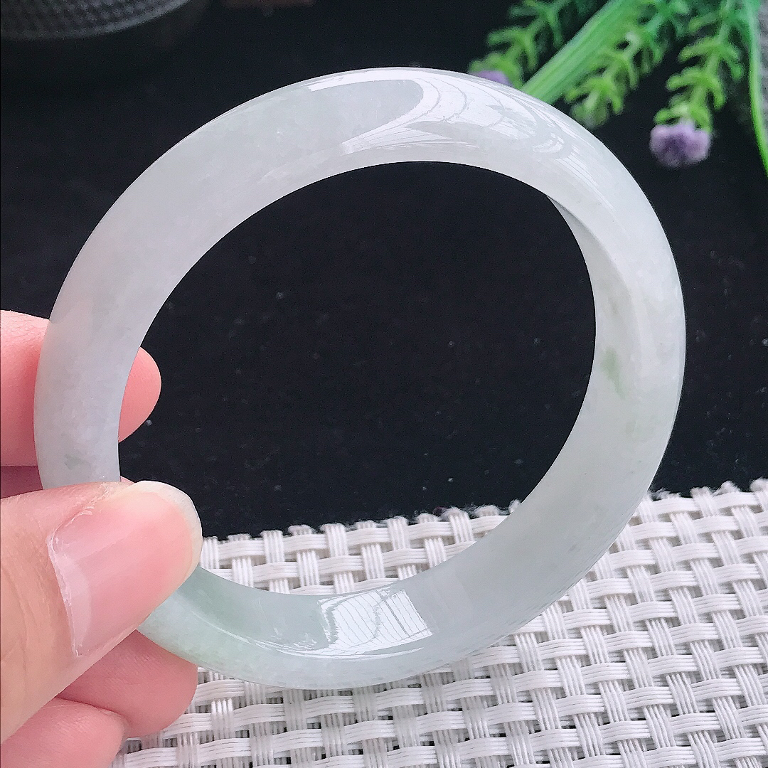 实拍a货翡翠57.5/13.3/8平安镯老坑冰润冰飘花手镯宽边玉手镯美人镯