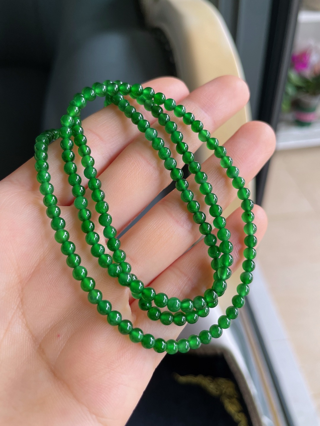 ️天然翡翠A货，冰满绿珠链，尺寸：3.5mm。【编1180】